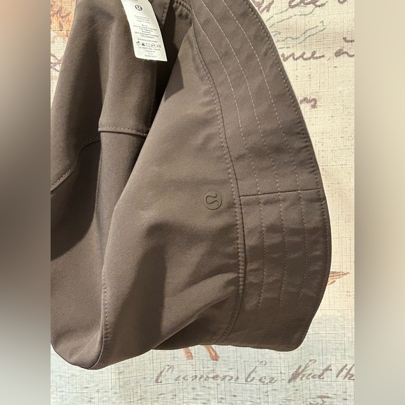 Lululemon Both Ways Bucket Hat. 
White Opal / Grey Sage - Picture 2 of 6